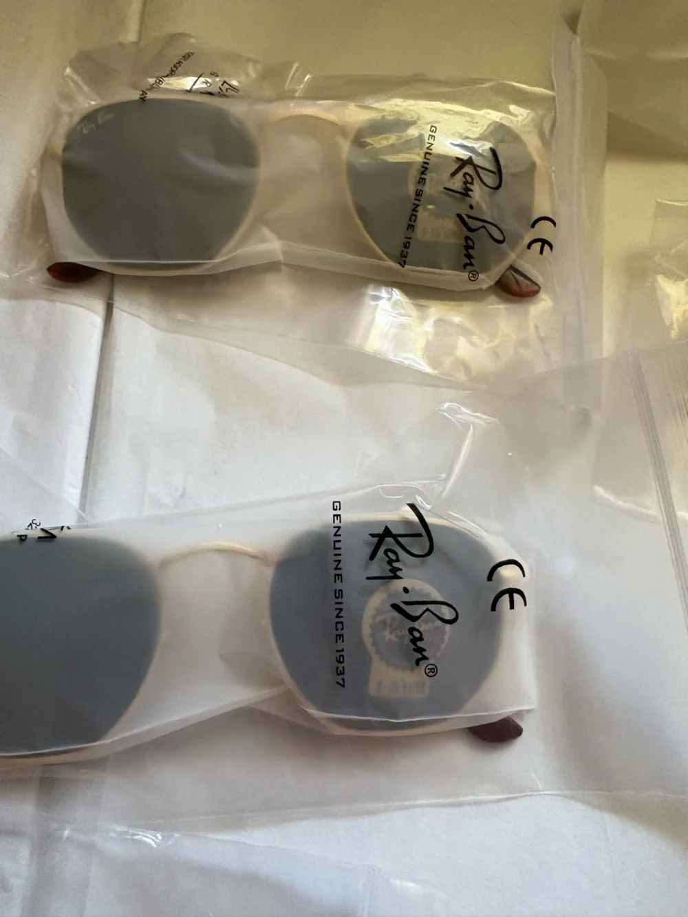 NEW-NOT Ray-Ban Women’s Gold Frame Sunglasses with Green Lenses
